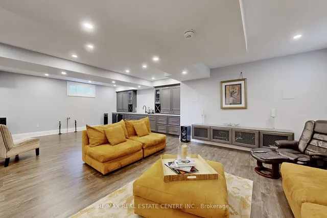 Additional image 30 of 92 Holt Dr