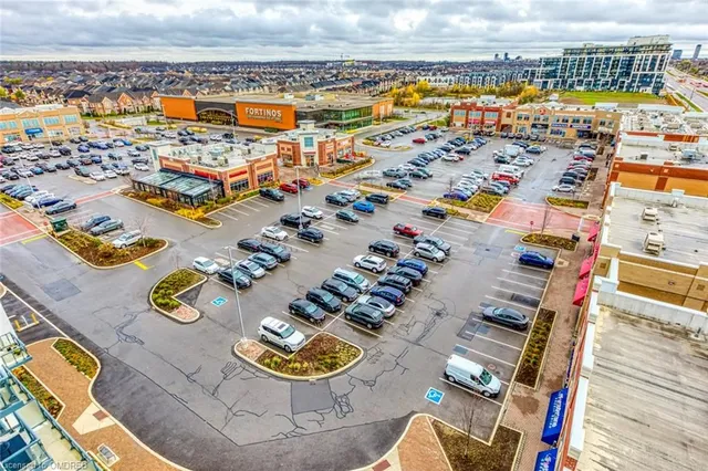 Additional image 35 of 509 Dundas St Unit 812