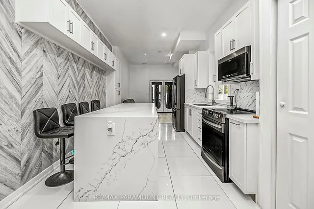 Additional image 16 of 121 Mulock Ave