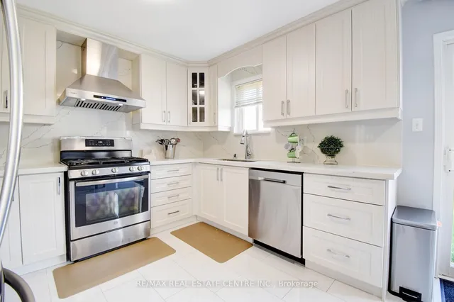 Additional image 11 of 103 Botavia Downs Dr