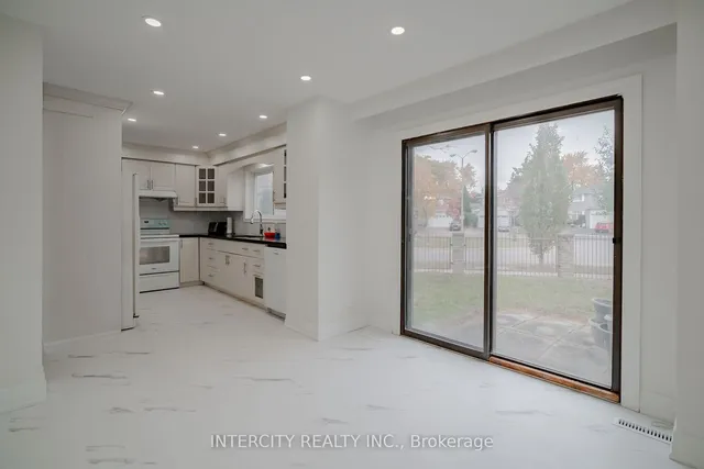 Additional image 6 of 49 Farmhill Crt