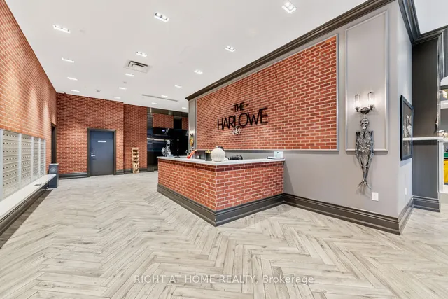 Additional image 35 of 608 Richmond St Unit LPH02