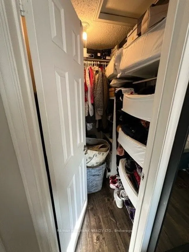 Additional image 18 of 49 Halfmoon Sq