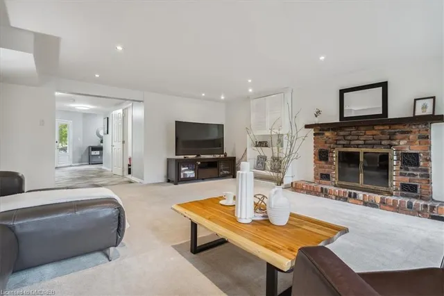 Additional image 14 of 222 Alscot Cres