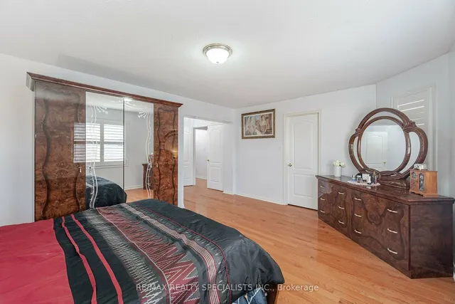 Additional image 21 of 30 Latania Blvd