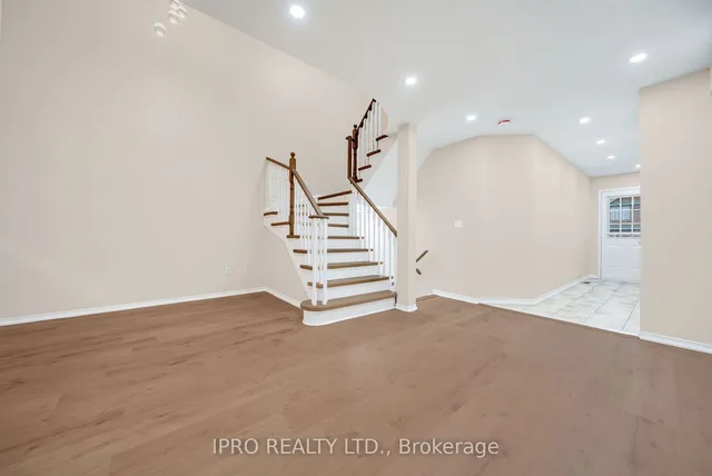 Additional image 7 of 1204 Prestonwood Cres