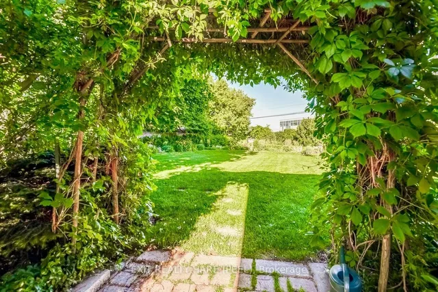 Additional image 33 of 10 Chestnut Ave