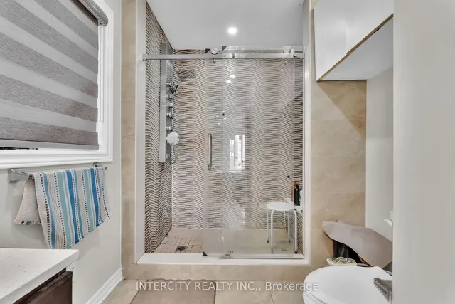 Additional image 33 of 7 Pika Tr