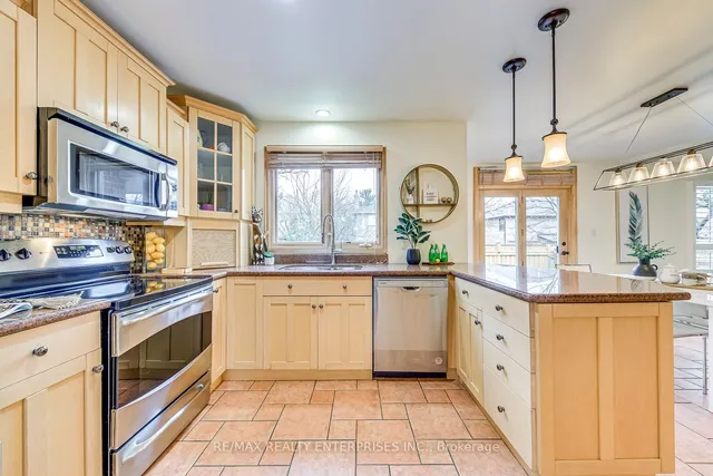 Additional image 12 of 2892 Arlington Dr