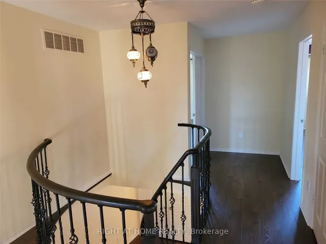 Additional image 21 of 1080 Glenashton Dr