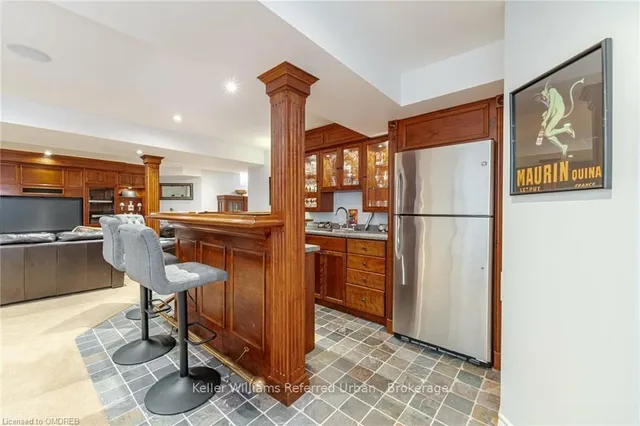 Additional image 38 of 2477 LONGRIDGE Cres