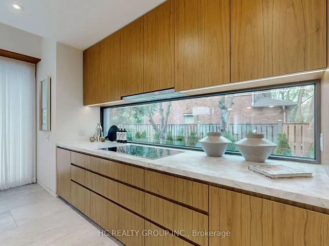 Additional image 11 of 1336 Hillhurst Rd