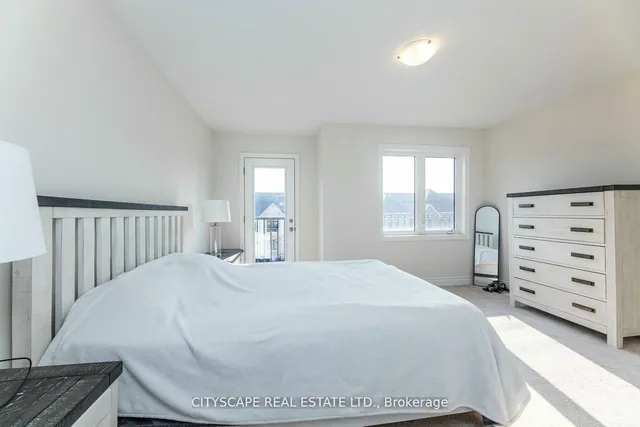 Additional image 32 of 3243 Sixth Line