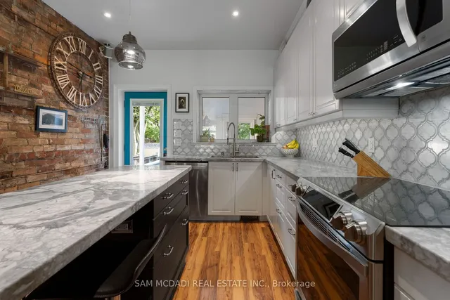 Additional image 10 of 951 Dundas St