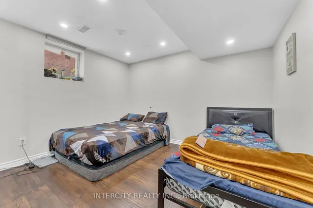 Additional image 22 of 7 Pika Tr