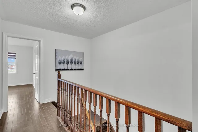 Additional image 19 of 100 Padbury Tr