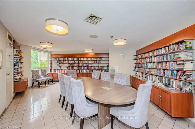 Additional image 33 of 55 KINGSBRIDGE GARDEN Circ Unit 406