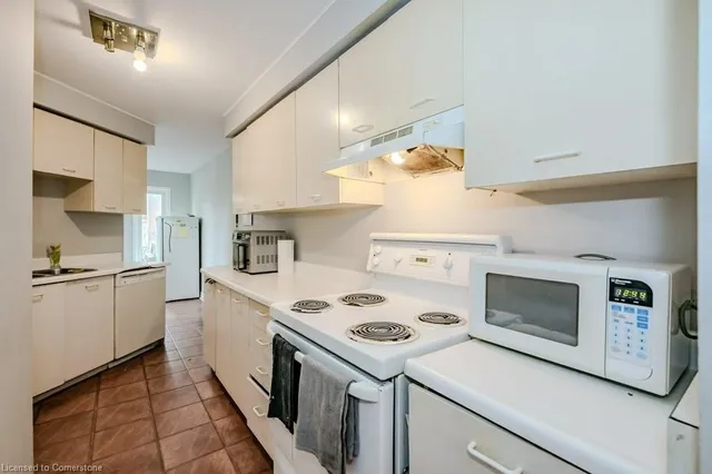 Additional image 8 of 5020 Delaware Dr Unit 38