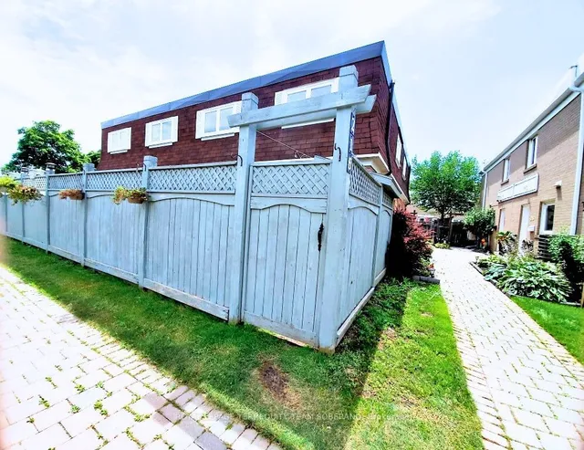 Additional image 2 of 216 Town House Cres Unit 27