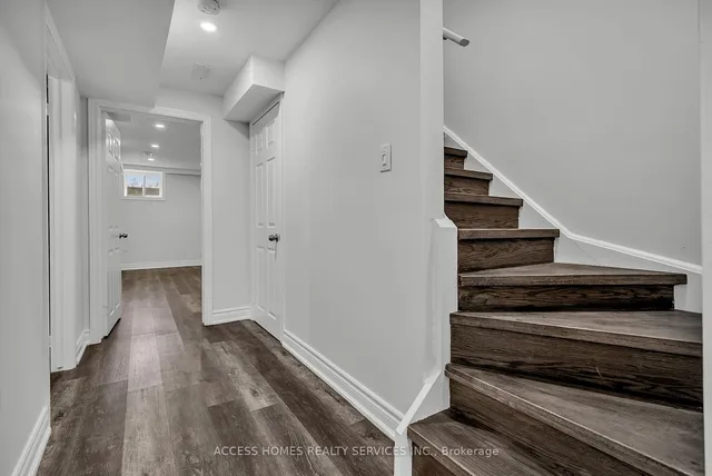 Additional image 32 of 100 Padbury Tr