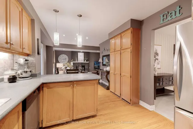 Additional image 11 of 400 Claremont Cres