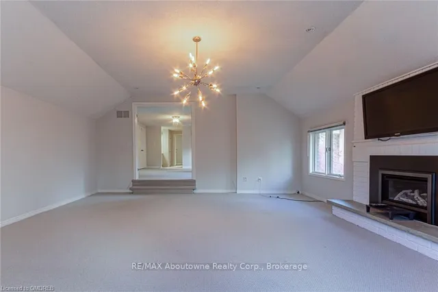 Additional image 18 of 398 BARCLAY Cres