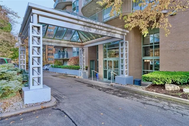 Additional image 3 of 2190 Lakeshore Rd Unit 301