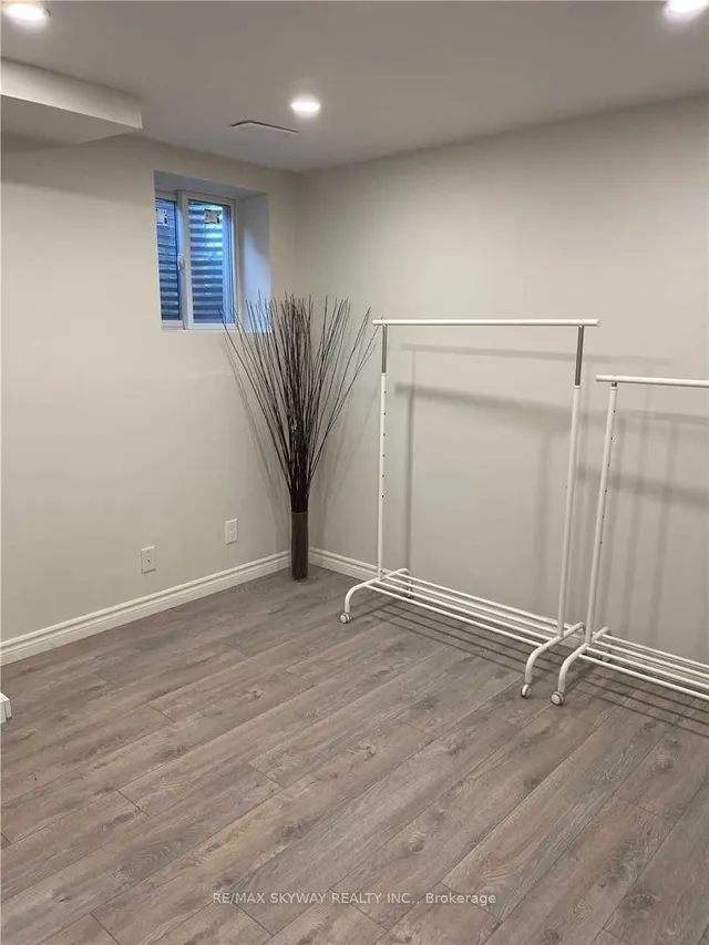 Additional image 31 of 17 Nantucket Cres