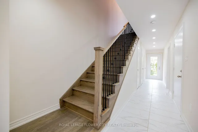 Additional image 4 of 38 Queenpost Dr