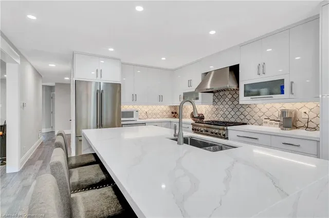 Additional image 12 of 139 Shady Pine Cir