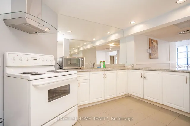 Additional image 38 of 35 Trailwood Dr Unit 513