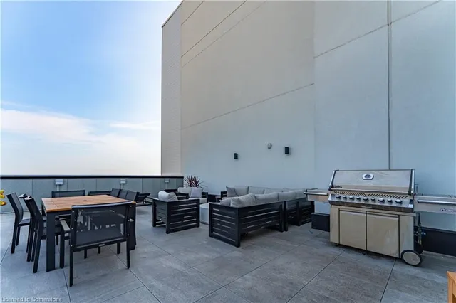 Additional image 32 of 95 Dundas Street West St Unit 310