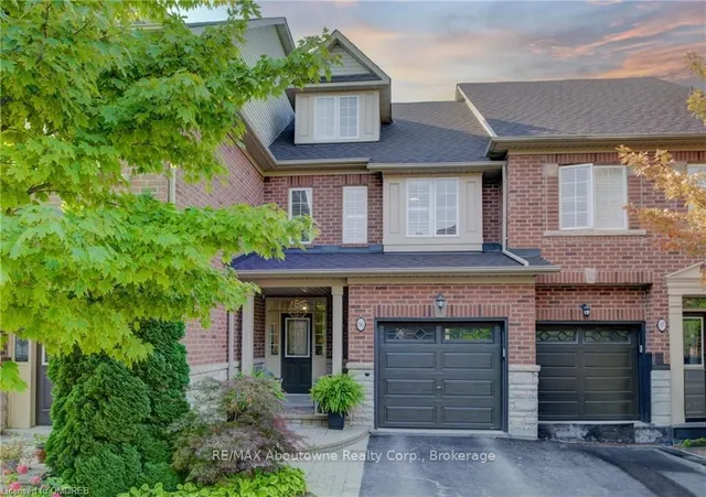 Primary image of 300 RAVINEVIEW Way Unit 36
