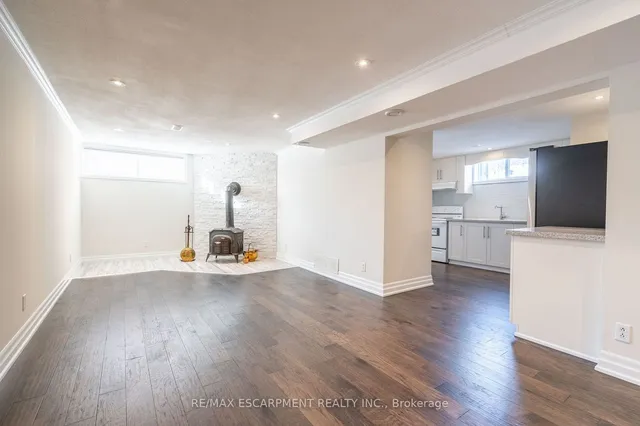 Additional image 20 of 5247 SPRUCE Ave