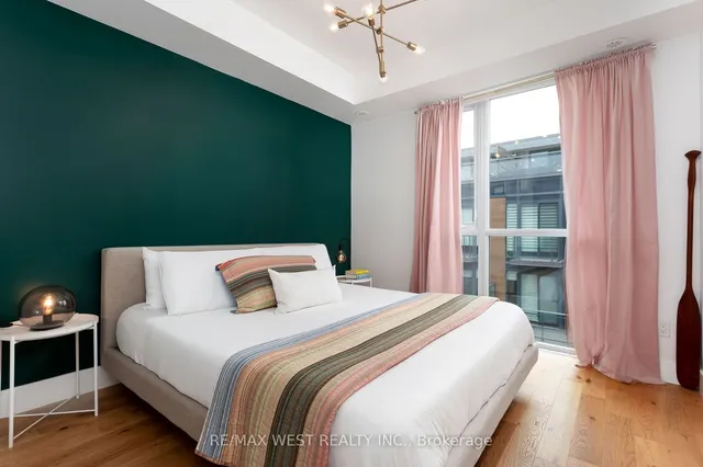 Additional image 17 of 45 Sousa Mendes St Unit 703