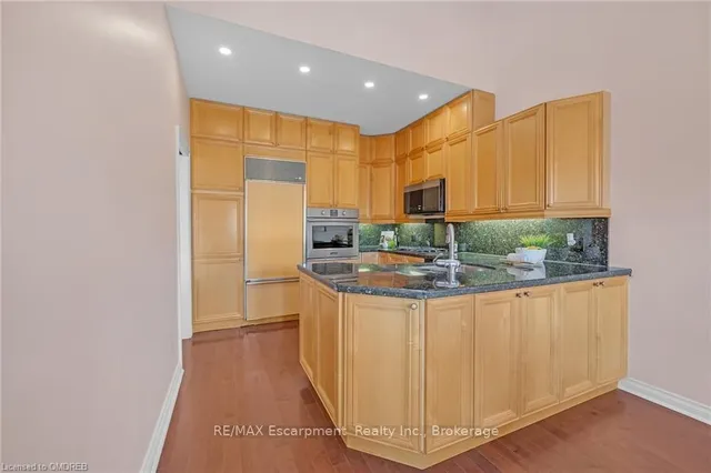 Additional image 12 of 106 FAIRWOOD Pl