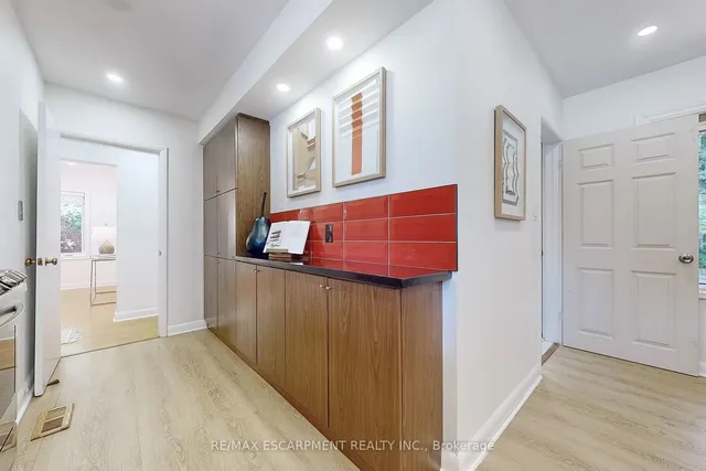 Additional image 13 of 697 George St