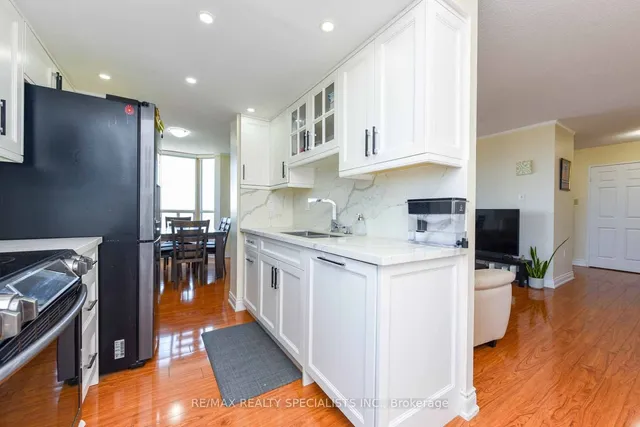 Additional image 9 of 20 Cherrytree Dr Unit 1010