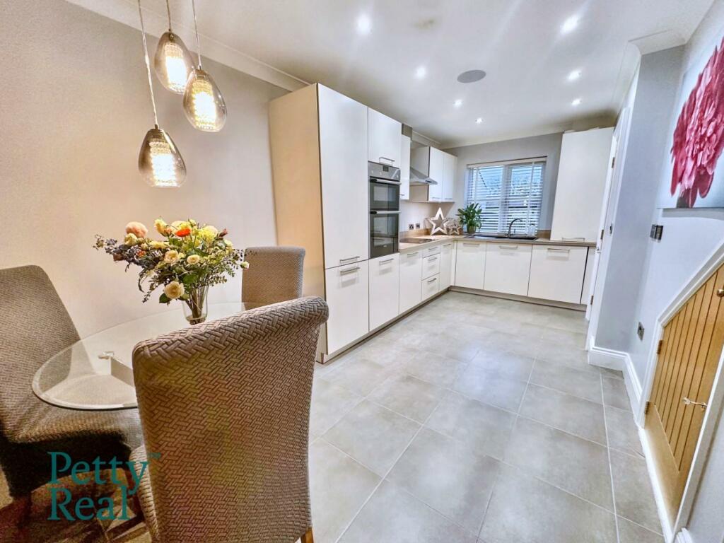 Additional image 10 of Field Top Court, Fence