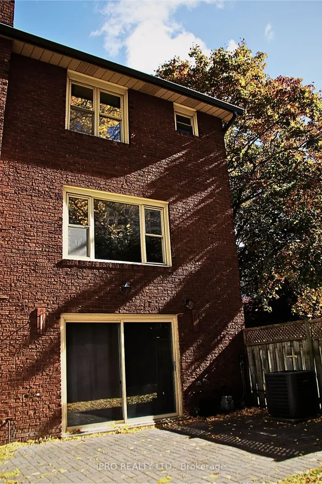 Additional image 9 of 34 Red Maple Crt