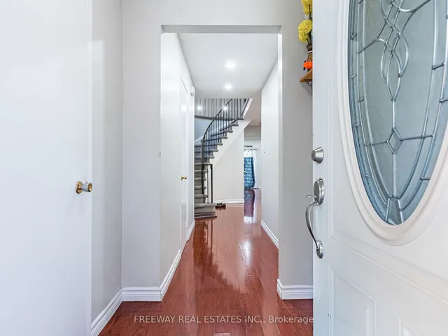 Additional image 3 of 60 Banting Cres