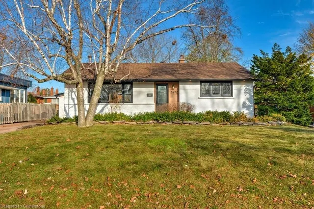 5470 Randolph Cres