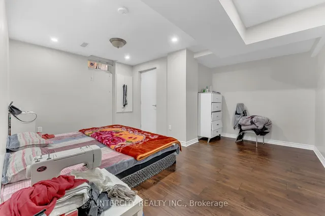 Additional image 23 of 7 Pika Tr