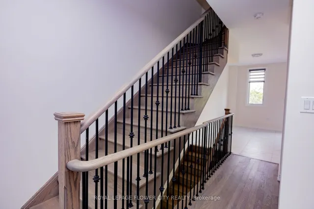 Additional image 38 of 38 Queenpost Dr