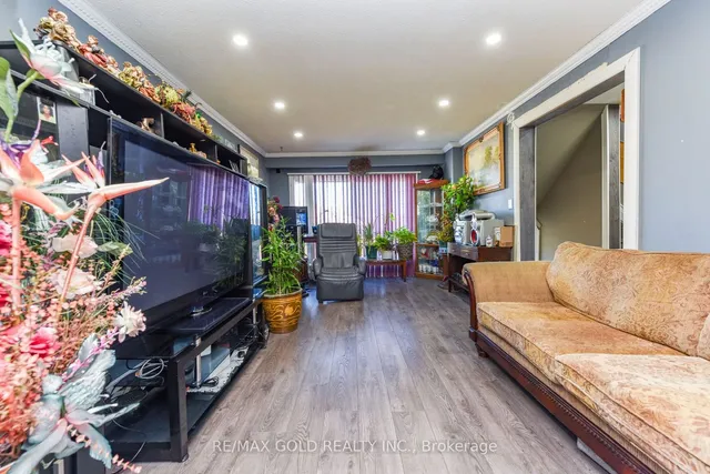 Additional image 9 of 7500 Goreway Dr Unit 35