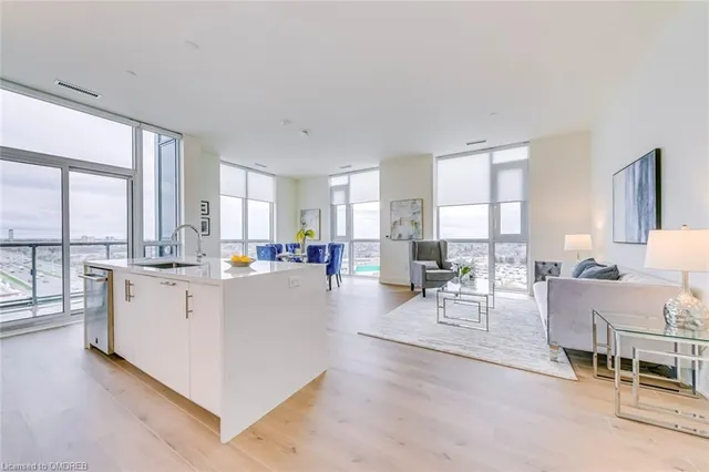 Additional image 9 of 509 Dundas St Unit 812