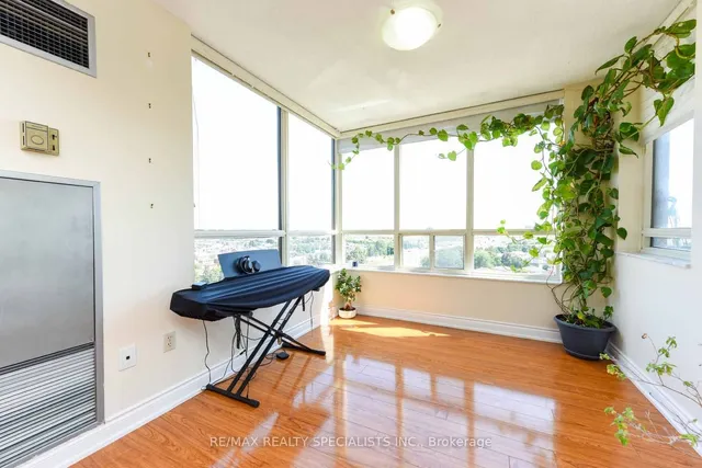 Additional image 4 of 20 Cherrytree Dr Unit 1010