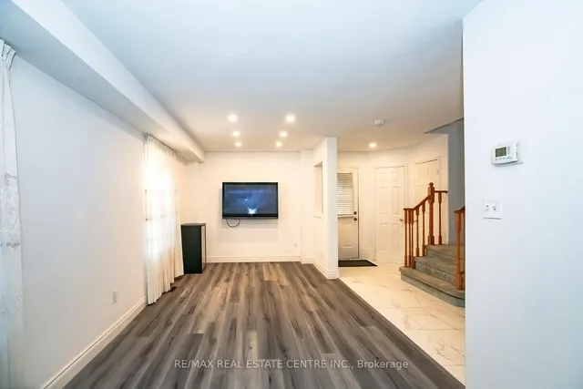 Additional image 7 of 129 Lent Cres