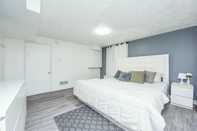 Additional image 29 of 3646 Corliss Cres