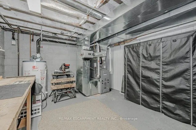 Additional image 29 of 957 Sanford Dr